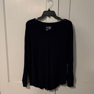 Terra & Sky Women's Navy V-Neck Long Sleeve Top